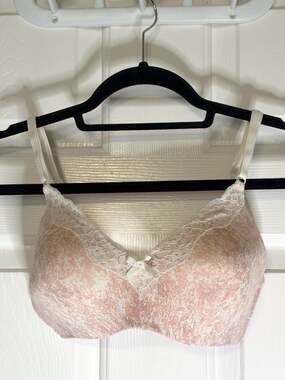 Maidenform Comfort Devotion Wireless Push-Up Bra 34C Floral Lace Trim